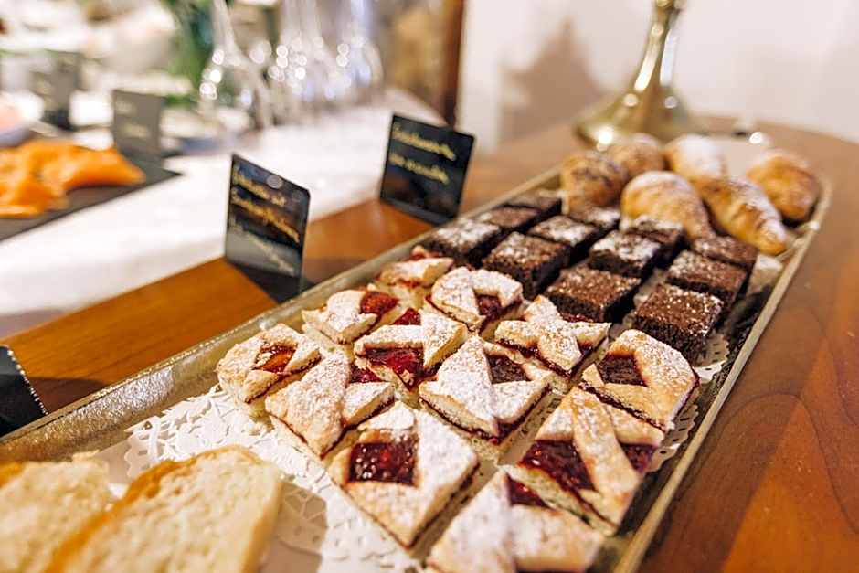 Amplatz 1523 - B&B and Suites