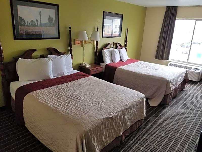 Travelodge by Wyndham Lansing IL