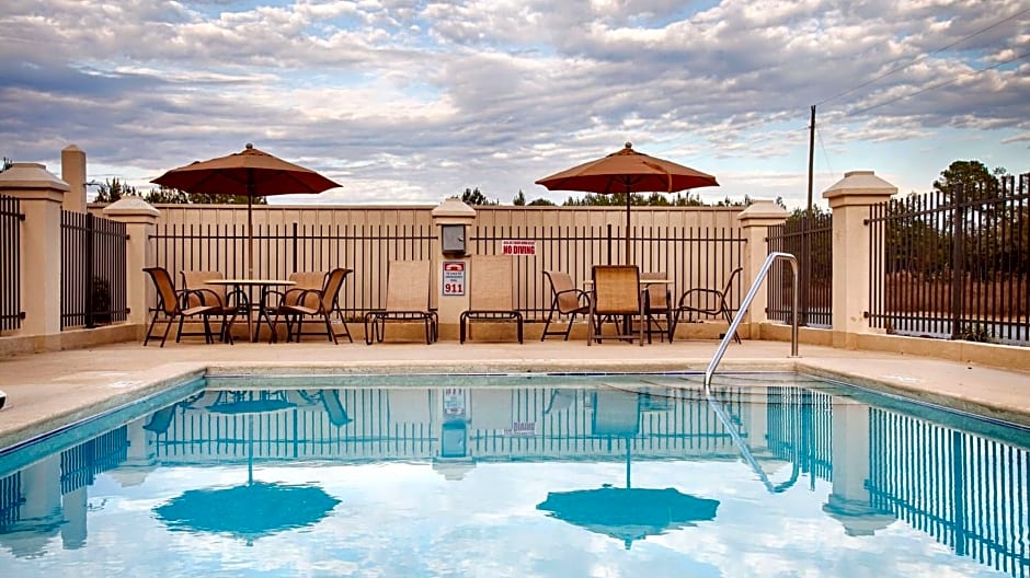 Country Inn & Suites by Radisson, Midway - Tallahassee West