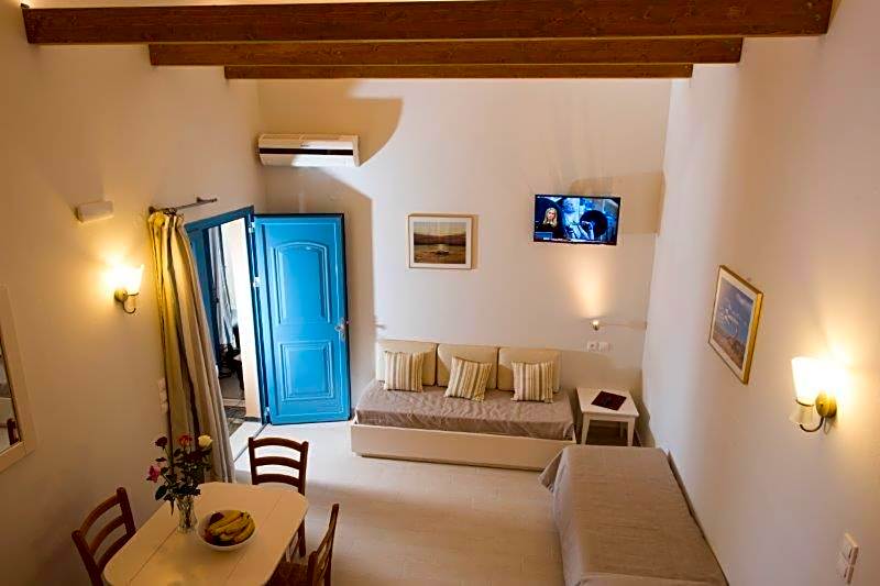 Captain's House Hotel Suites & Apartments