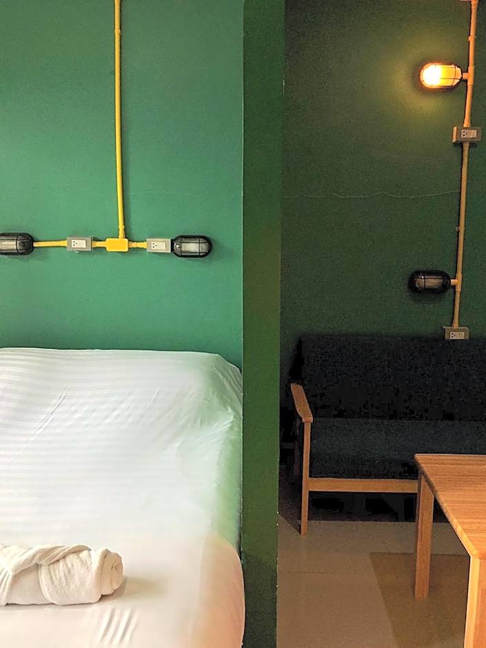 Yimwhan Hostel & Cafe Ayutthaya