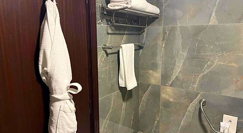 Alansar Golden Tulip