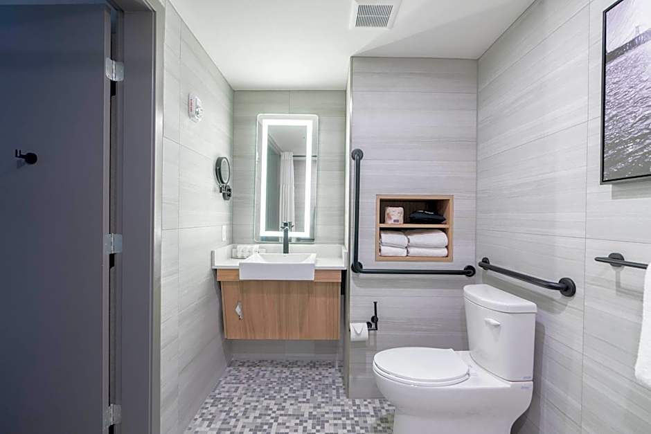 Sandman Signature Dartmouth Hotel & Suites