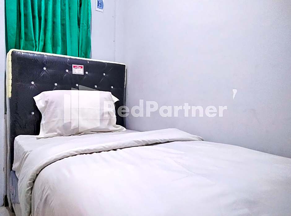 LH101 Guest House Syariah near Makam Sunan Bonang RedPartner