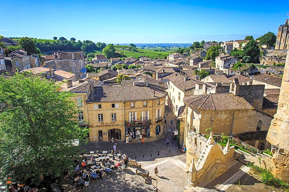 Maison De La Tour