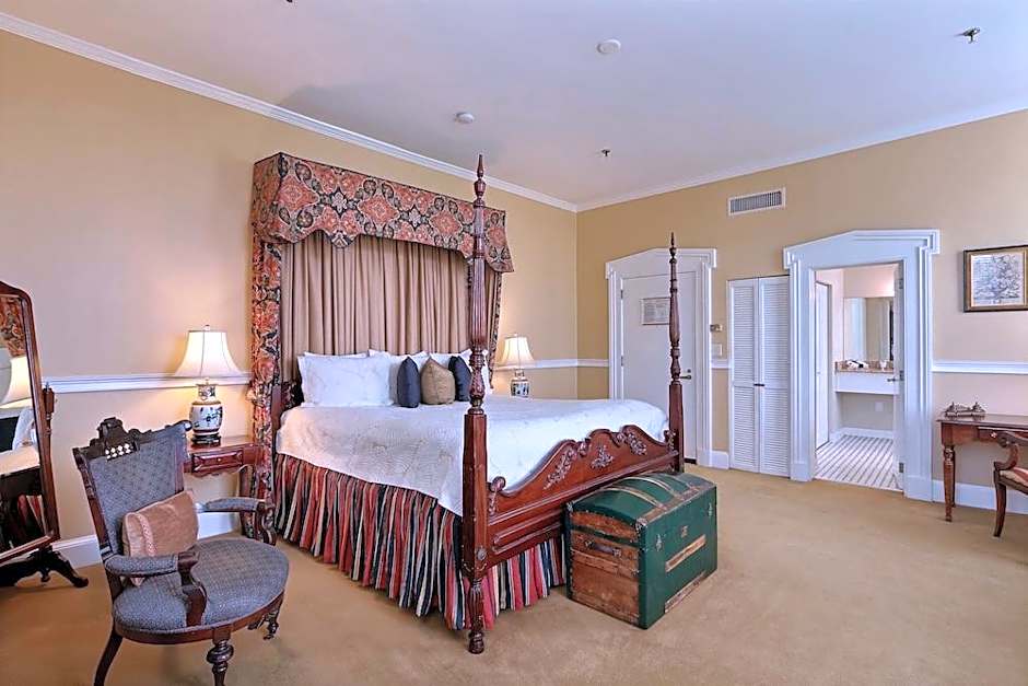 The Presidents' Quarters Inn