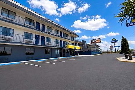 Days Inn by Wyndham El Paso I-10 East