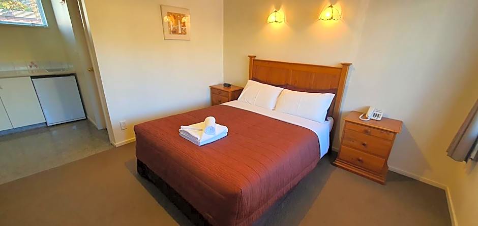 Rosewood Court Motel