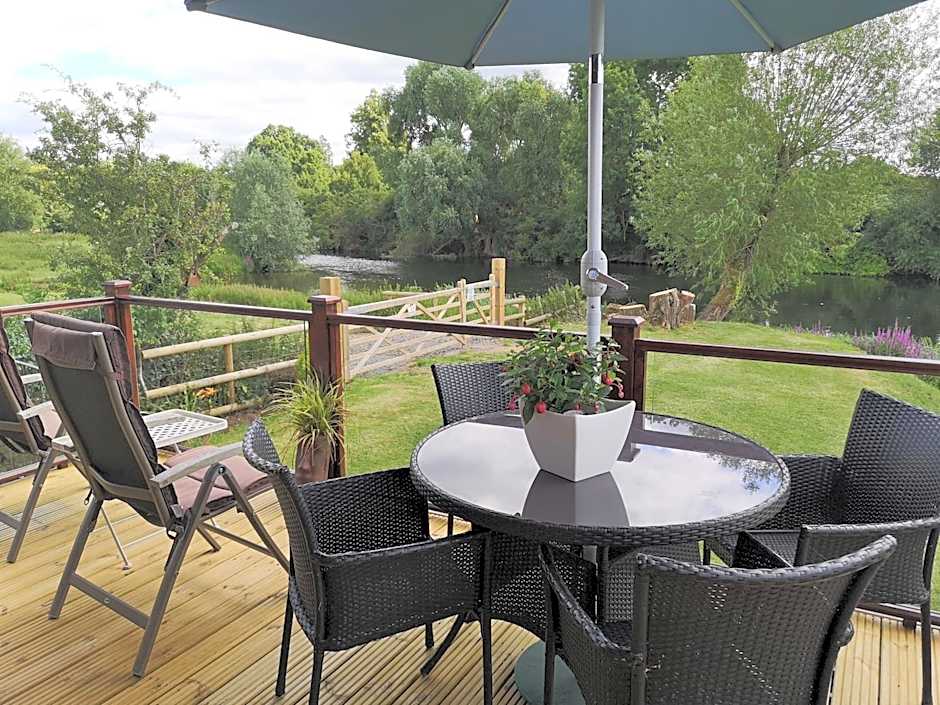 Bend in the River Lodge