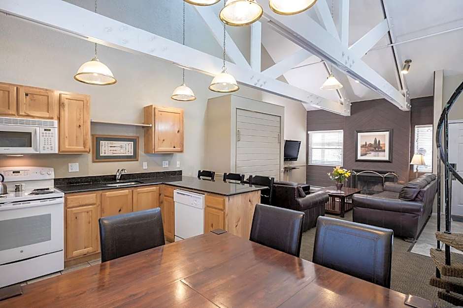 Sweetwater Lift Lodge