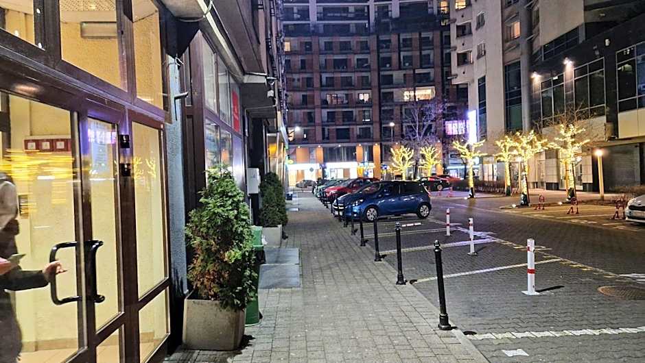 K22 Grzybowska Pokoje Centrum