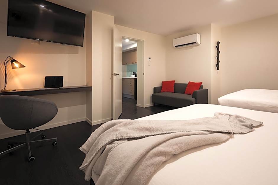 Ascot Budget Inn & Residences