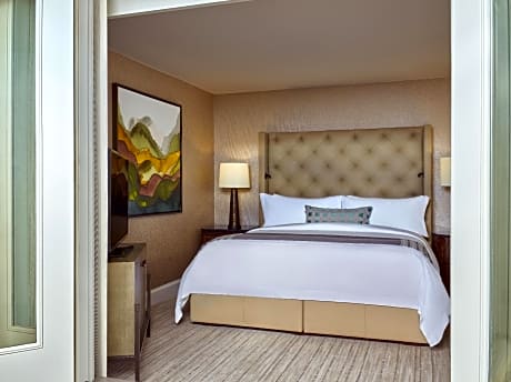 Grand Suite King Bed