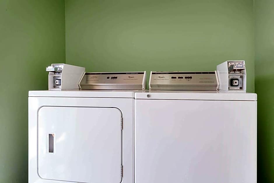 Days Inn by Wyndham Trenton