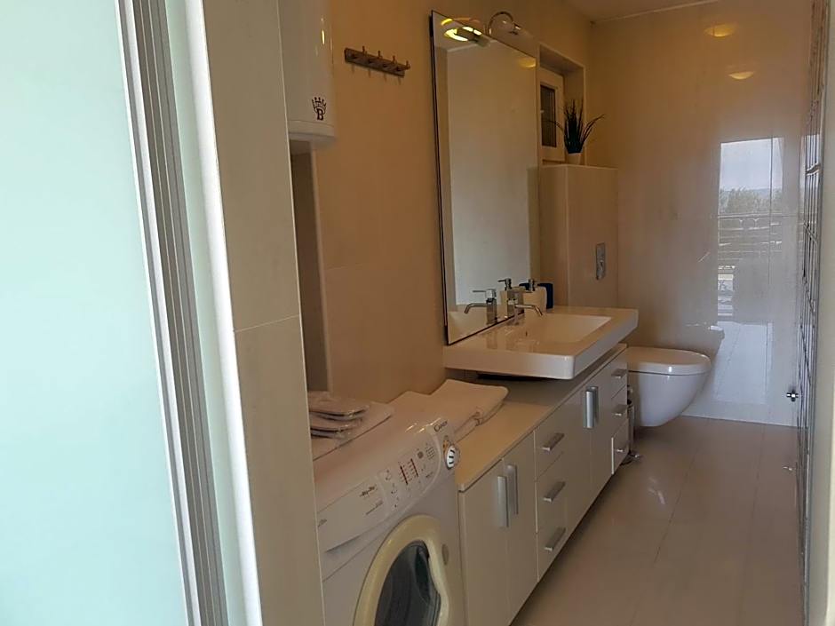 Apartments Fontana Zambratija