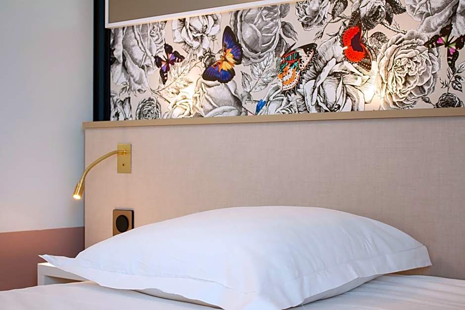 Brit Hotel Nantes La Beaujoire - L'Amandine