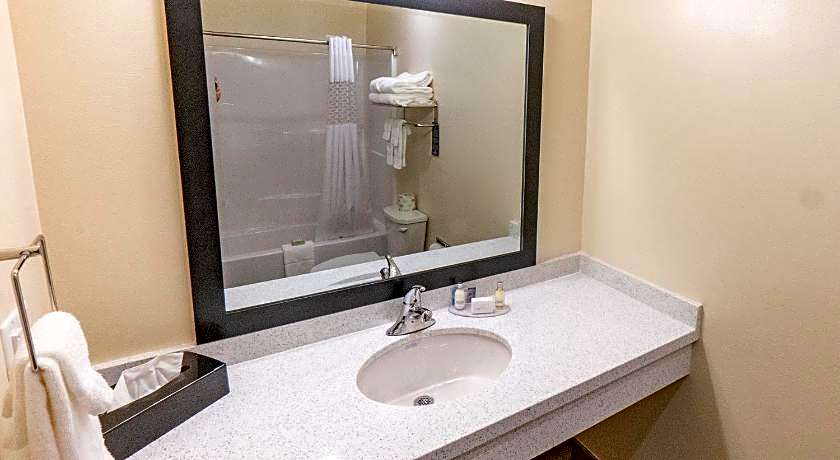 Cobblestone Inn and Suites Sheldon