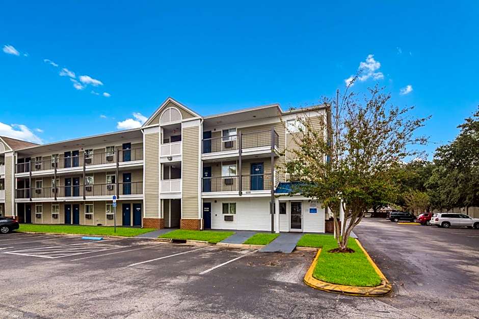 Motel 6-Jacksonville, FL - South