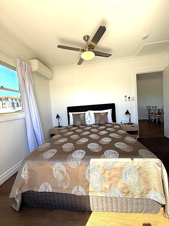 Hampton Court Apartments