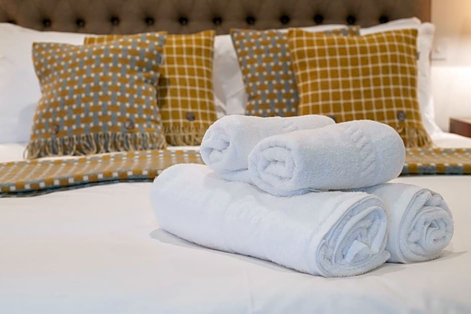 The Three Horseshoes