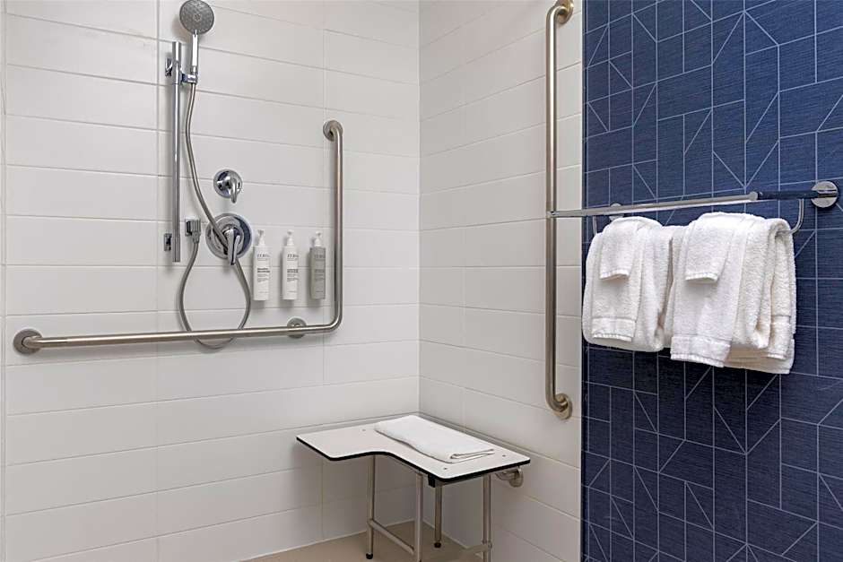 Spark by Hilton Woodstock