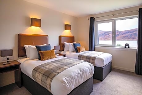 Superior Twin Room with Loch View