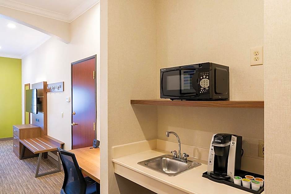 Holiday Inn Express & Suites Davis - University Area By IHG