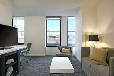 Executive Suite, 2 Queen, Sofa bed
