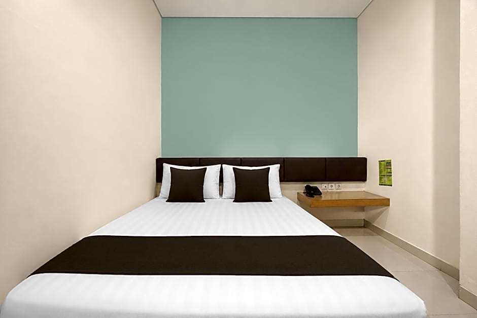 Townhouse Oak Hotel Niaga Surabaya