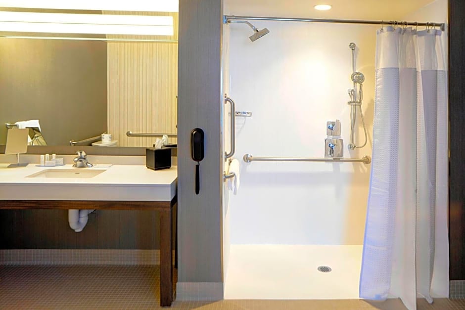 Courtyard by Marriott Muncie at Horizon Convention Center