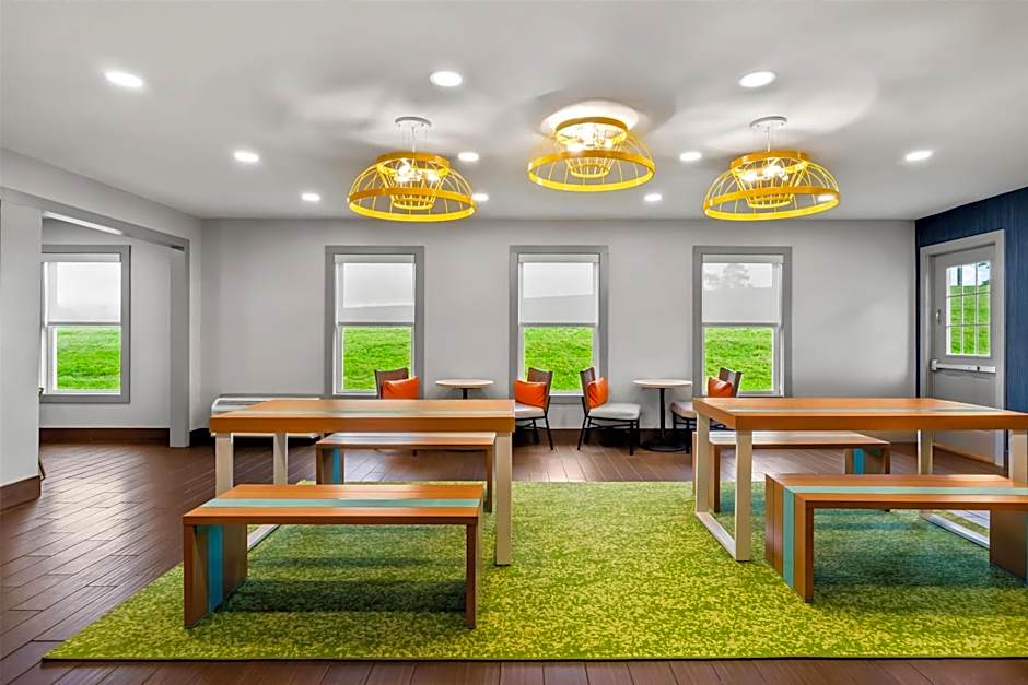 Spark by Hilton Wytheville Holston Rd I 81