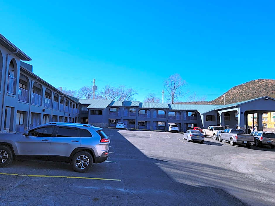 Days Inn by Wyndham Ruidoso Downs