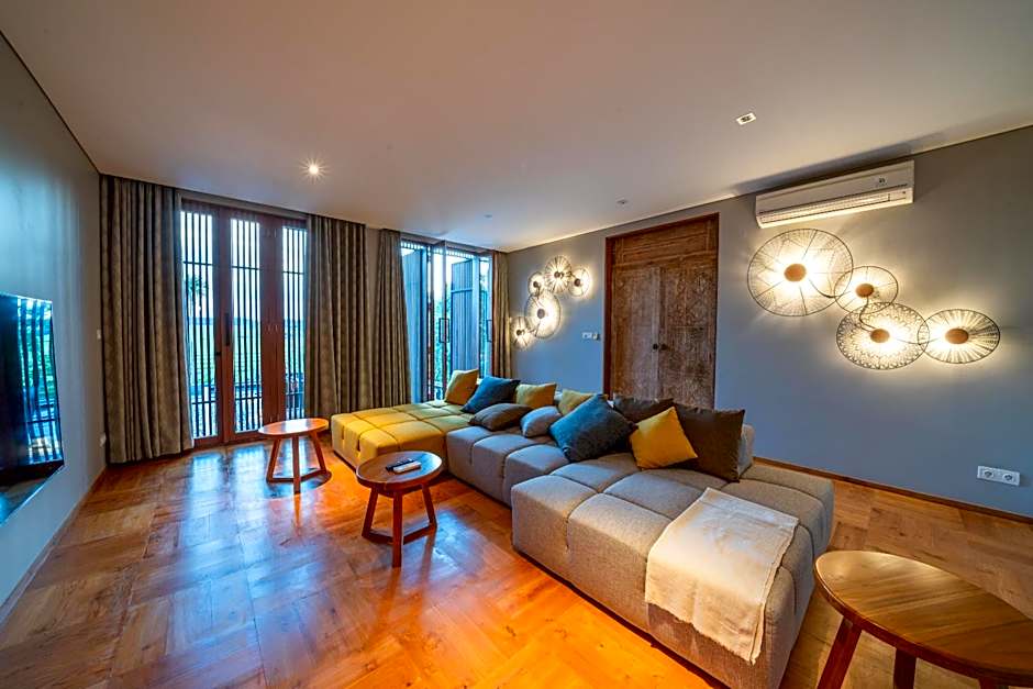 La Maison d'Ulysse - Luxury 4BR Villa Surrounded by Rice Paddies