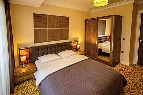 Deluxe Two-Bedroom Suite