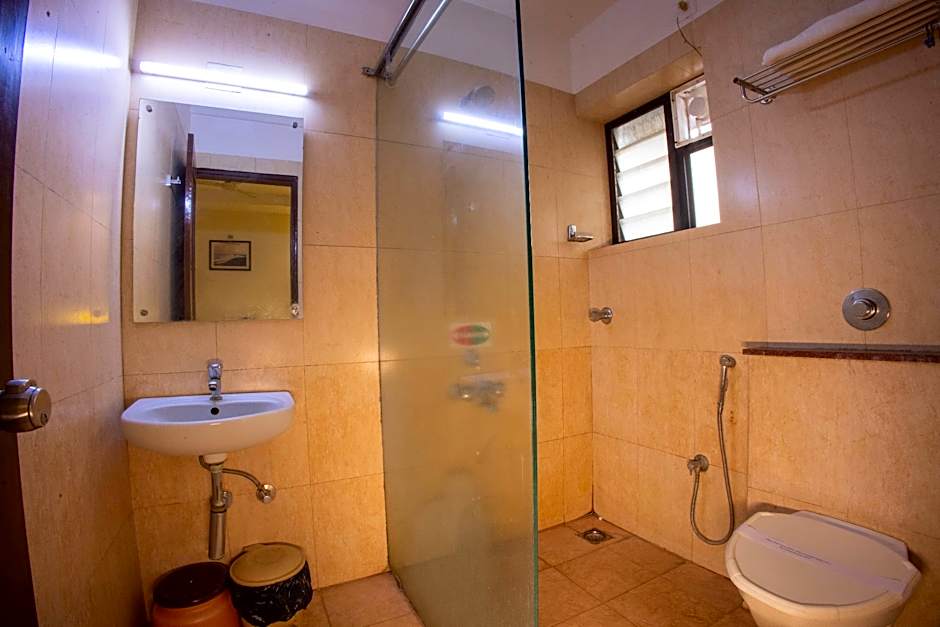 Metro Plaza Hotel by RAK Rooms