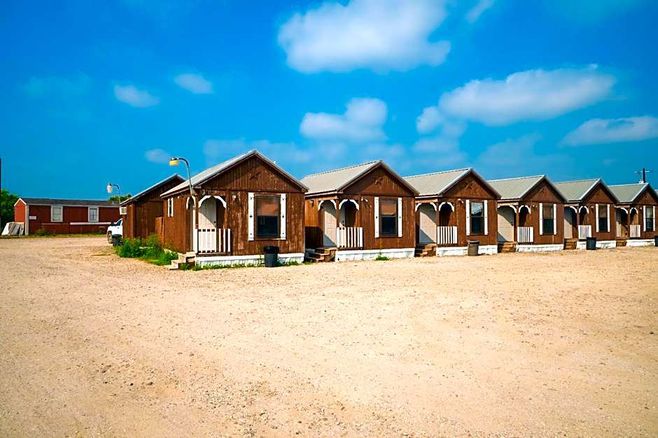 Grand Eagle Ford Lodge & RV Park