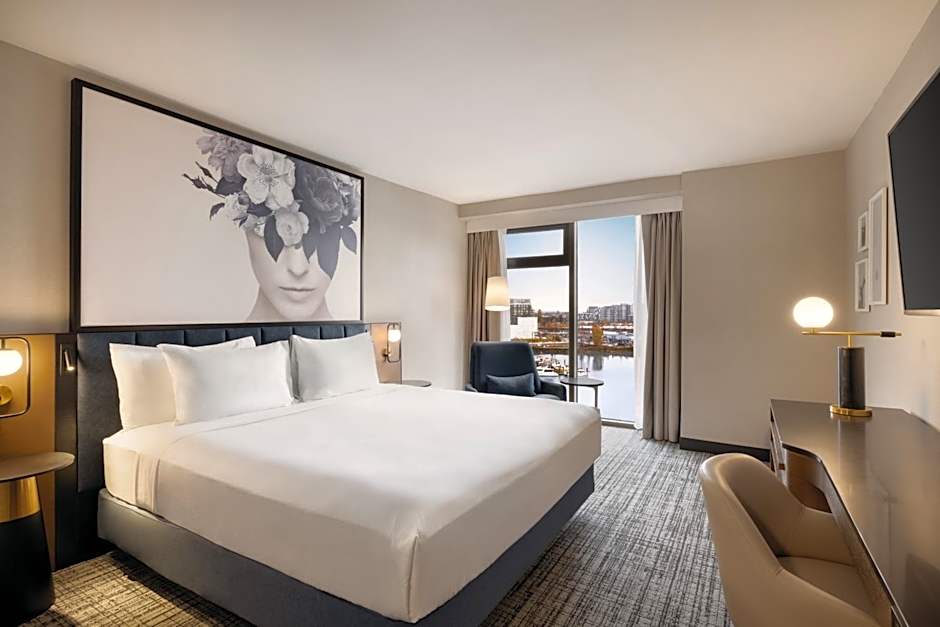 Radisson Blu Vancouver Airport Hotel & Marina