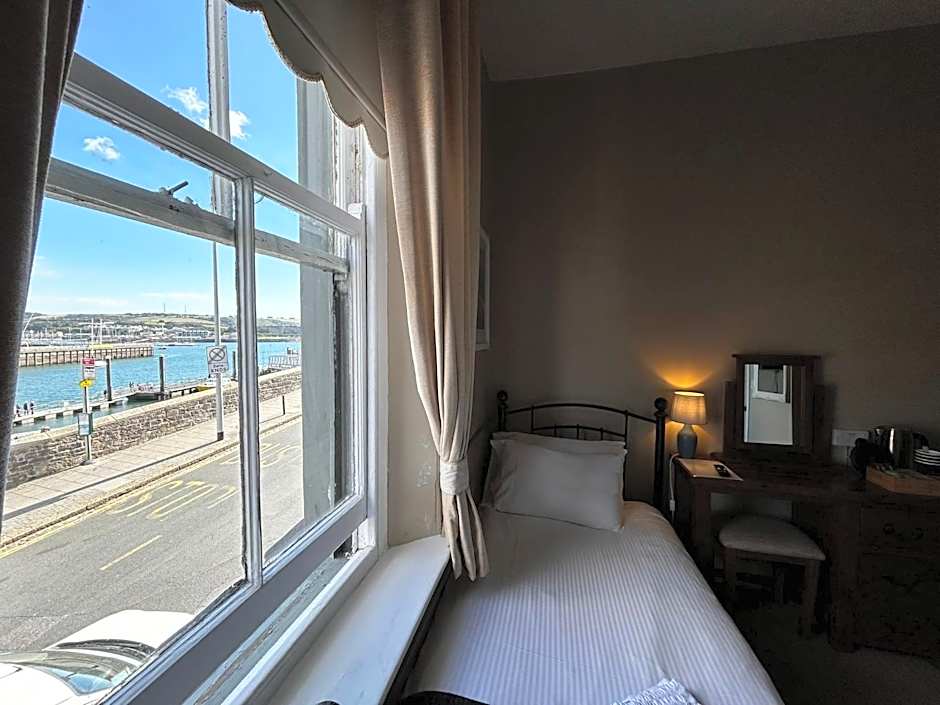 Admiral MacBride Bed & Breakfast