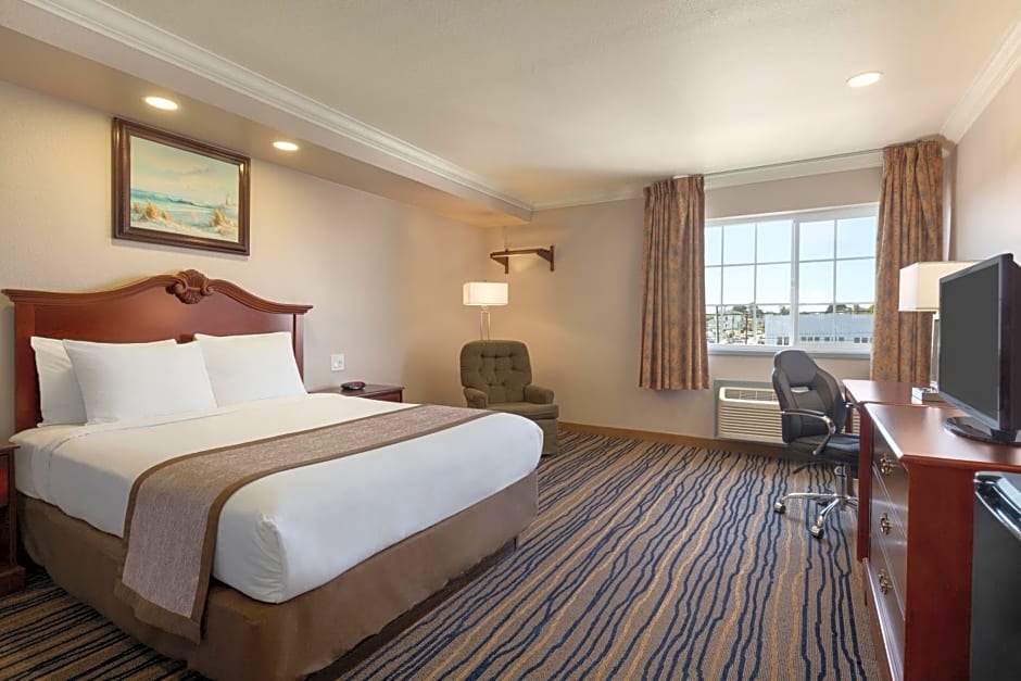 Days Inn by Wyndham Eureka CA