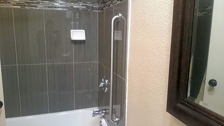 Monterey fairgrounds inn