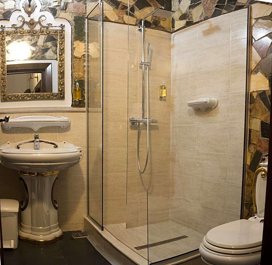 Hunter Prince Castle Hotel