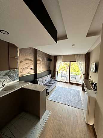 Family Suite ( Triple use )