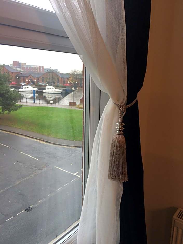 The Whittington & Cat