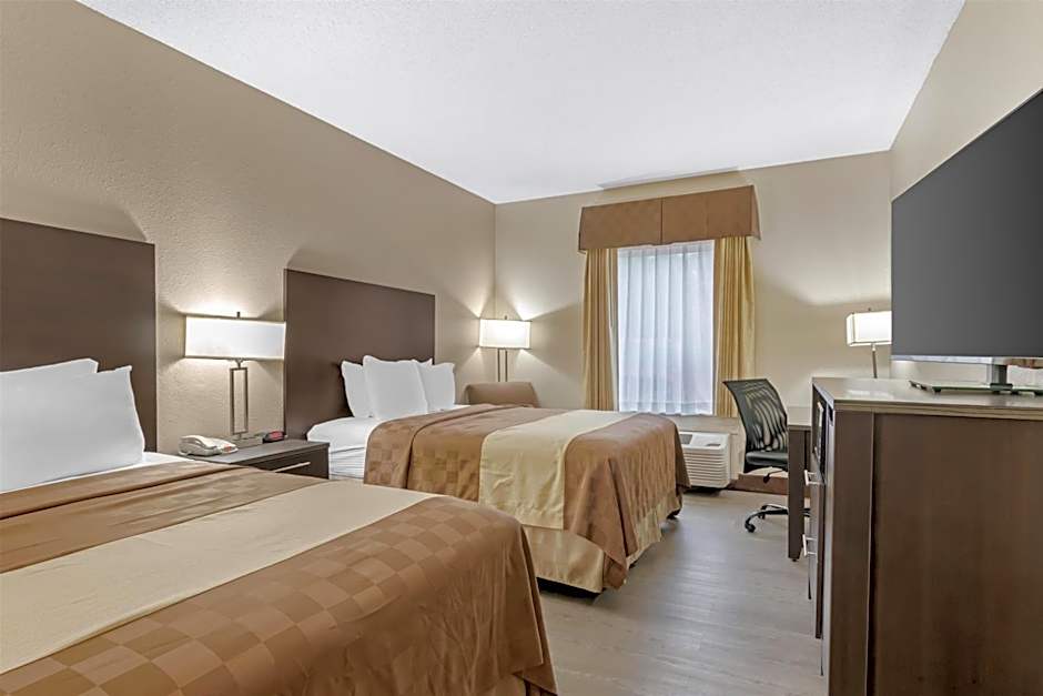 Photo 1 of 8 of 2 Queen Beds, Pet-Friendly