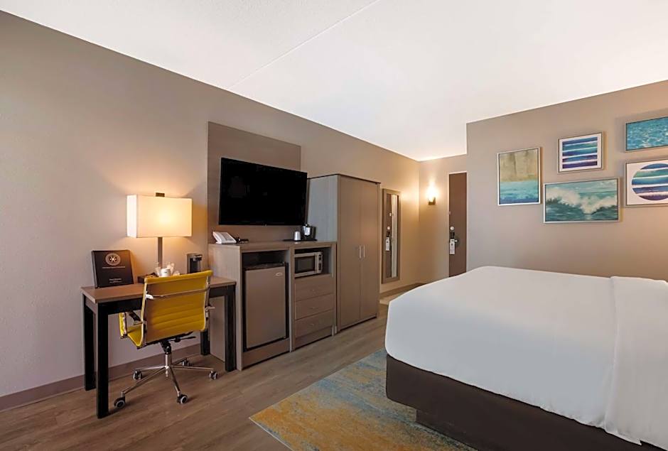 The Hub Middletown Red Bank, BW Signature Collection