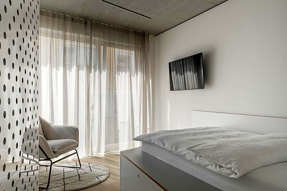 CLOUD N°7 STUDIOS