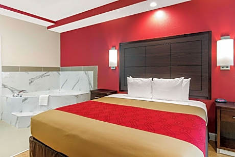 King Suite - Accessible/Non-Smoking