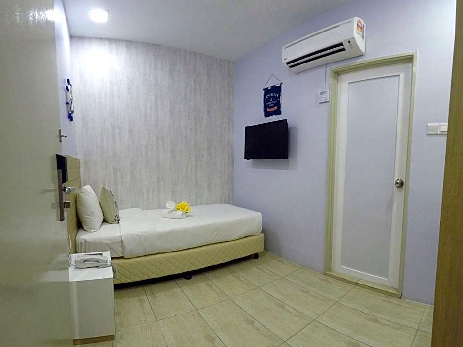 LightHouse Hotel & ShortStay @ Damansara Uptown