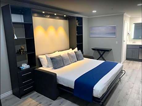 Deluxe King Studio
