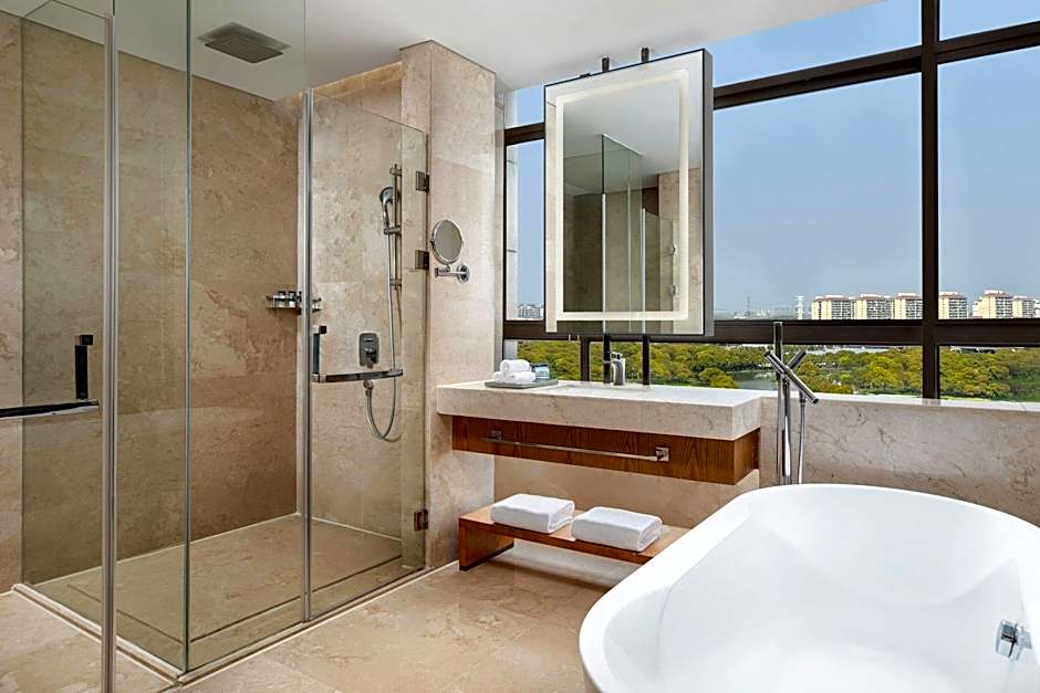Four Points by Sheraton Shanghai, Kangqiao